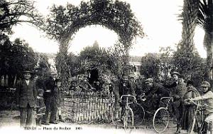 Tenes - Place du Rocher - 1924